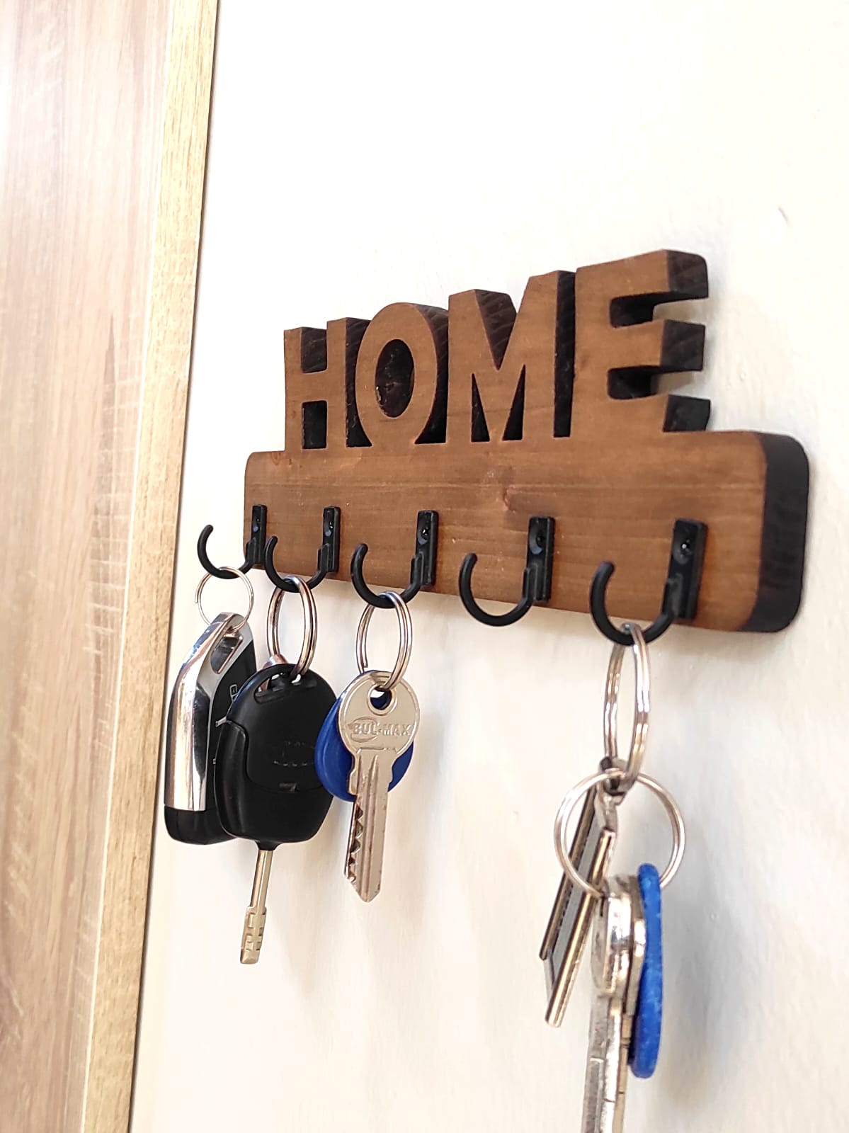 Rustik Ahşap "HOME" Duvar Tipi Anahtarlık | 5 Kancalı Giriş Organizatörü